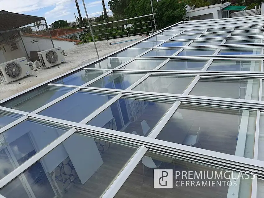 Techos móviles de cristal.